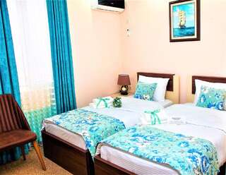 Отель Hotel Park Батуми Просторный двухместный номер с 2 отдельными кроватями-1