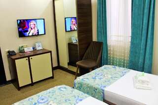 Отель Hotel Park Батуми Просторный двухместный номер с 2 отдельными кроватями-2