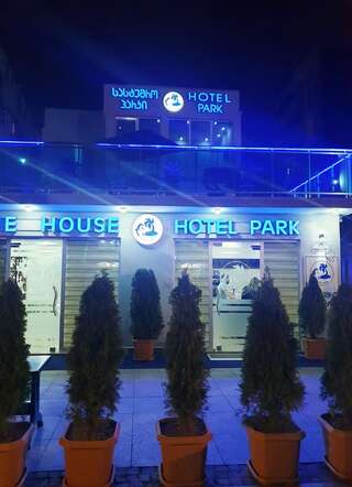 Отель Hotel Park Батуми-5