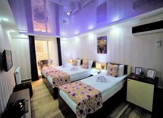 Отель Hotel Park Батуми Трехместный номер-1